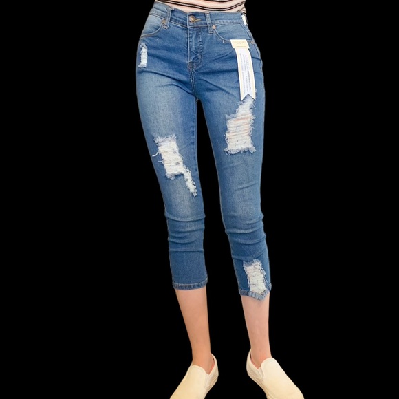 NWT Legend of London Distressed Capris Size 5 - Picture 1 of 3